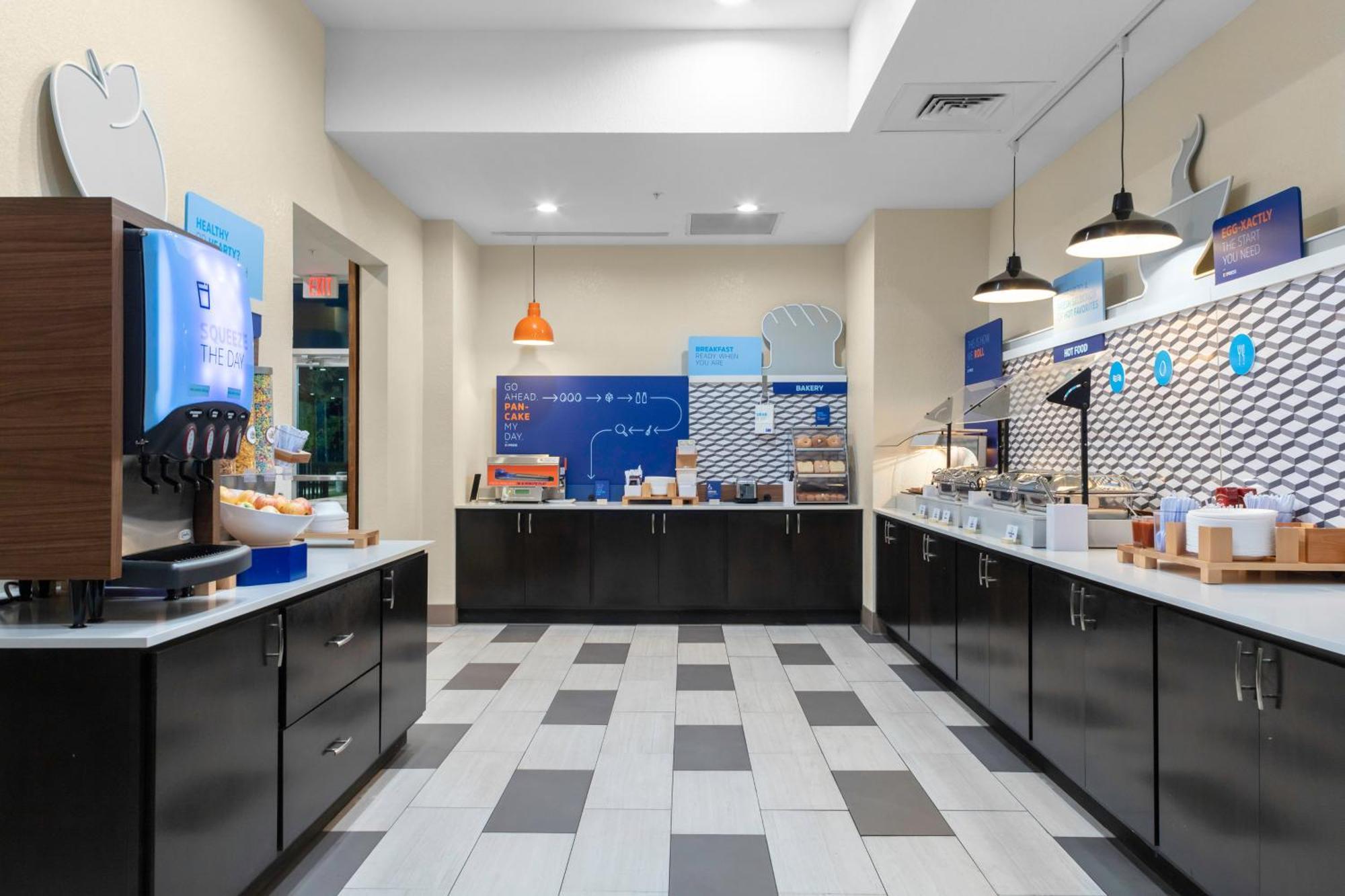 Express & By Ihg Leander